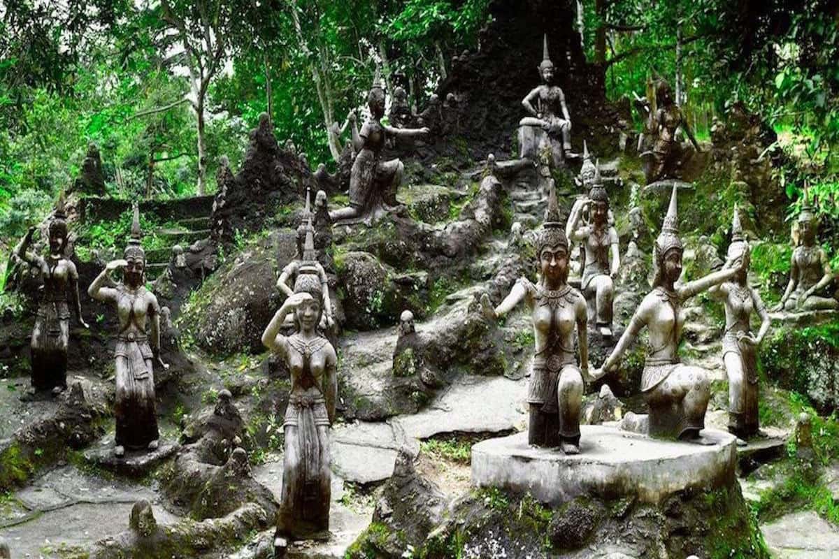 The Secret Buddha Garden huyền bí