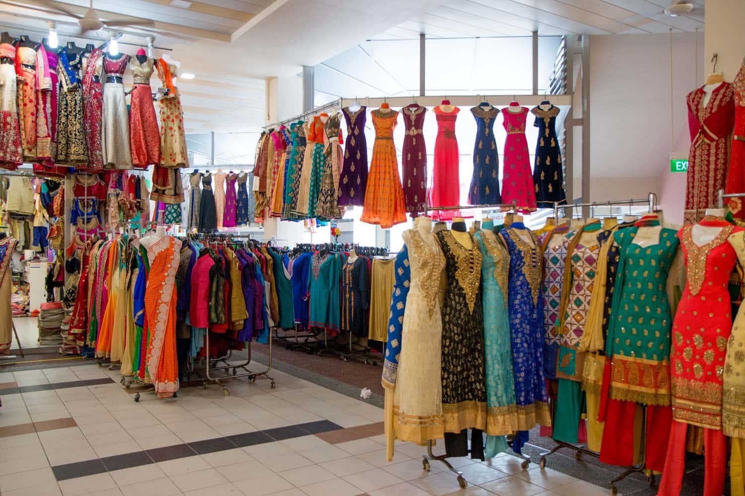  Khám phá các cửa hàng dệt may và cửa hàng đồ trang sức