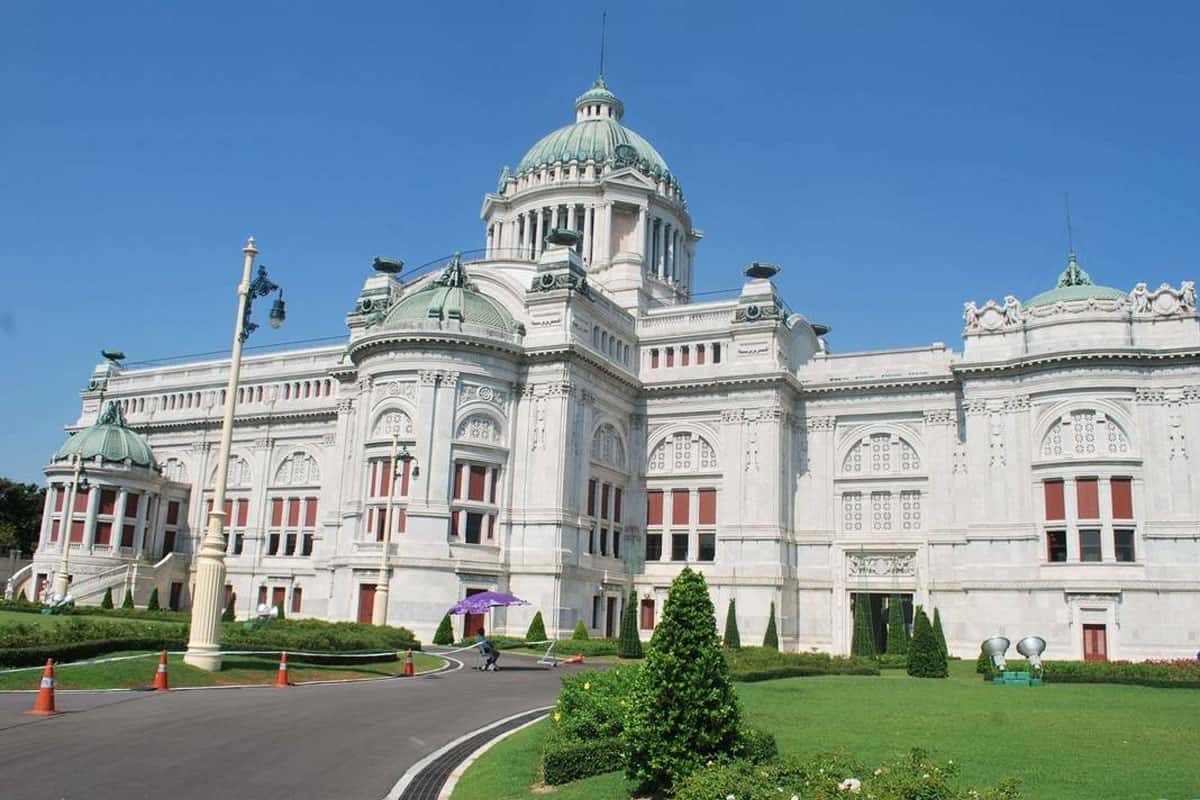 Cung điện Ananta Samakhom