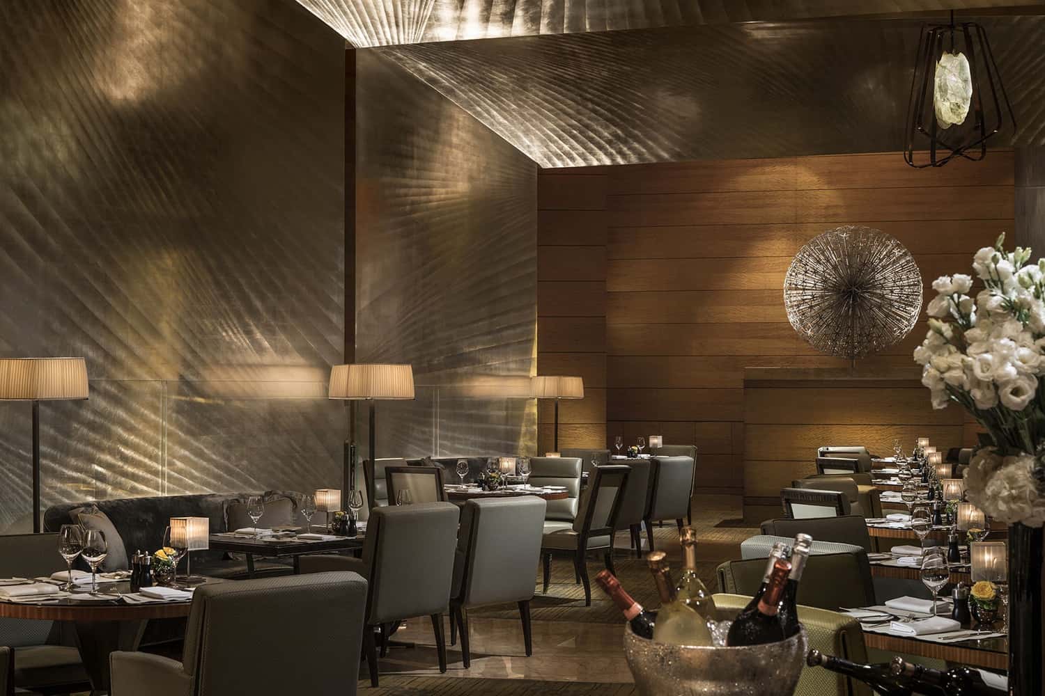 Quán bar The Lounge, Four Seasons Hotel