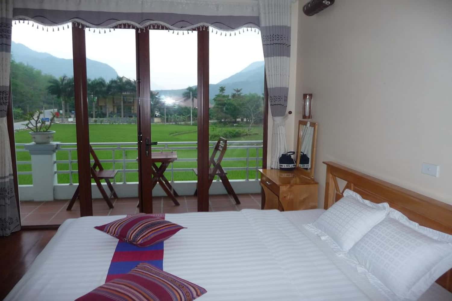 Phòng ngủ Mai Châu Valley View Hotel