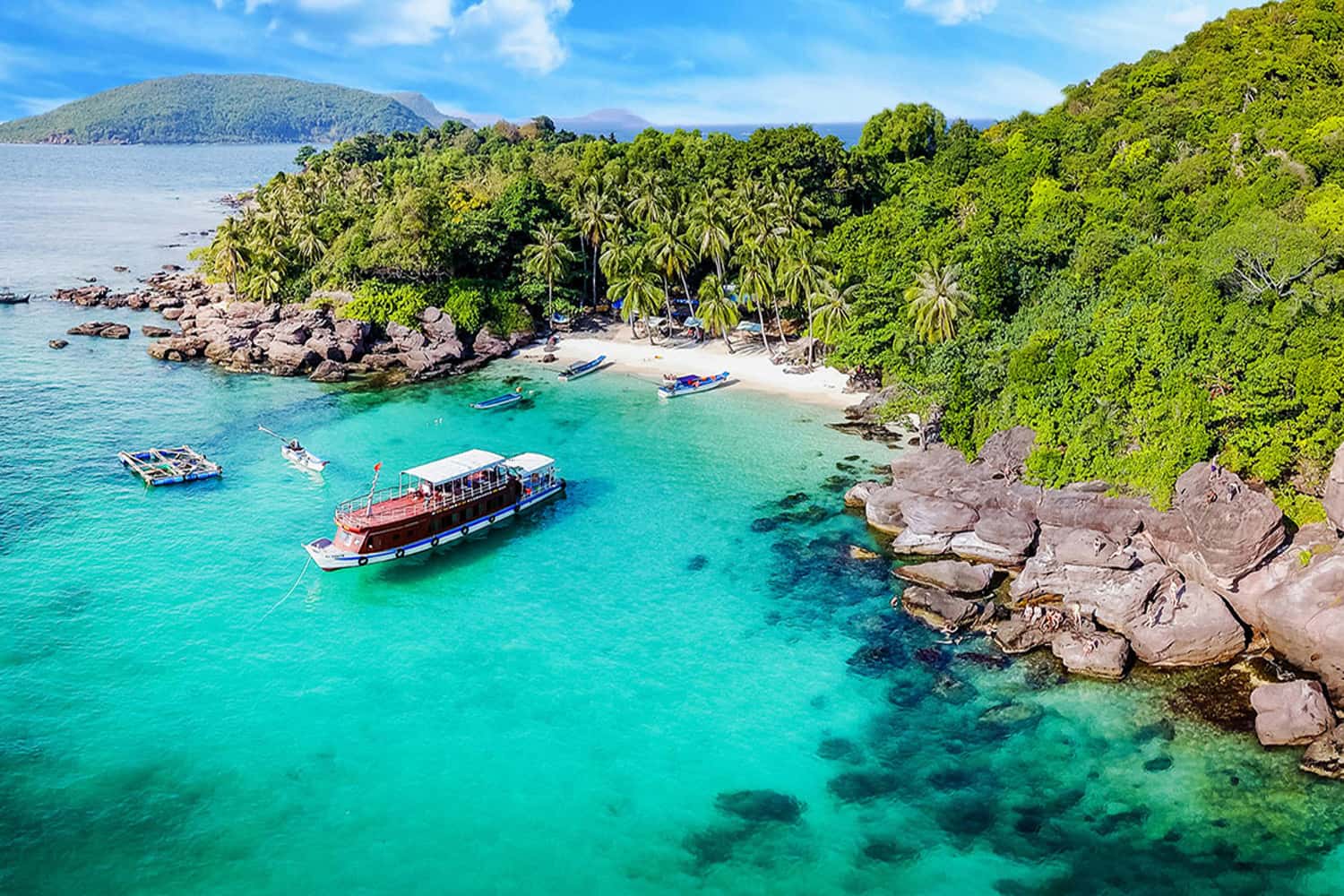 Di chuyển bằng tàu thủy ở đảo Nam Du
