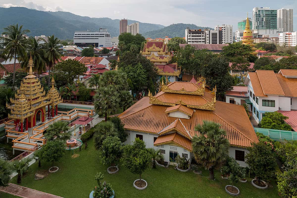  Chùa Myanmar và Thái Lan trên đảo