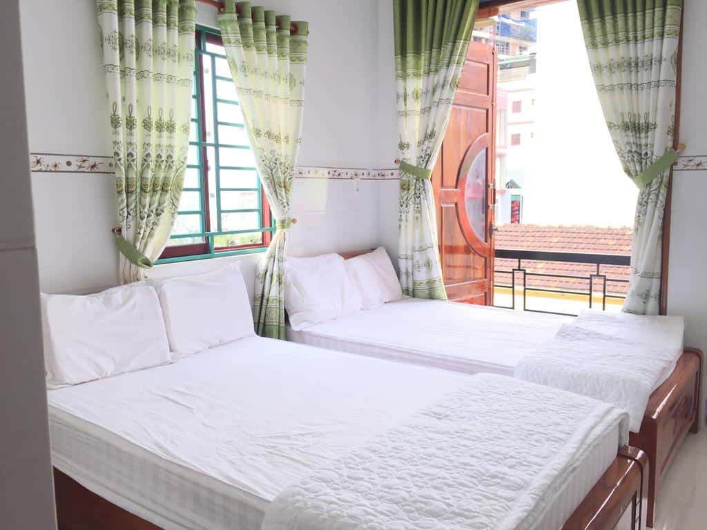 Nhà nghỉ Hoàng Huy
