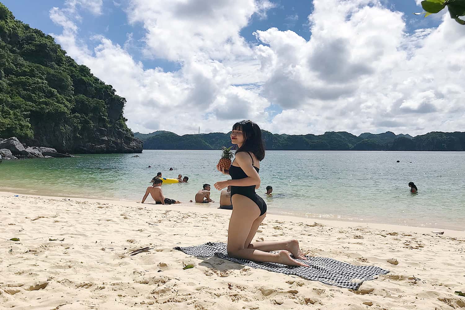 Bikini tắm biển