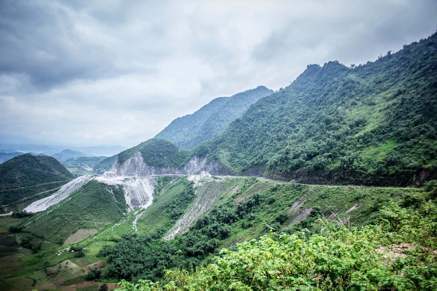 Quang cảnh Đèo Thung Khe 