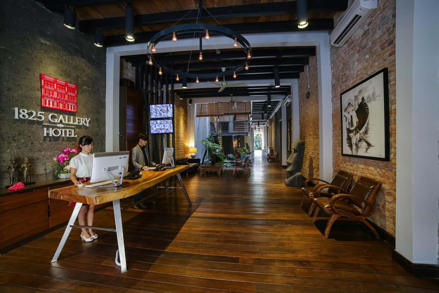 Quầy lễ tân tại1825 Gallery Hotel, Malacca