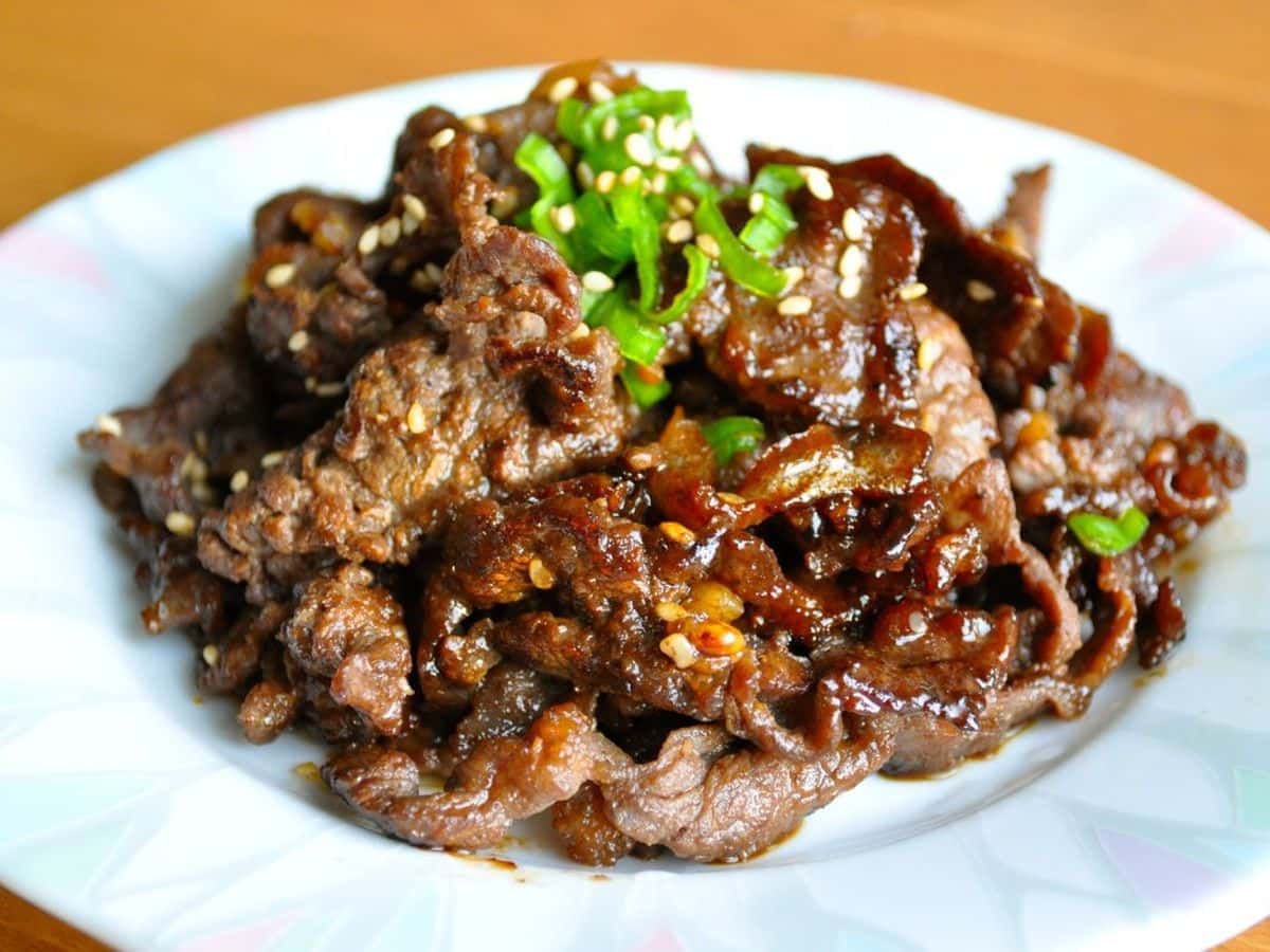Bulgogi (thịt bò ướp thịt nướng)