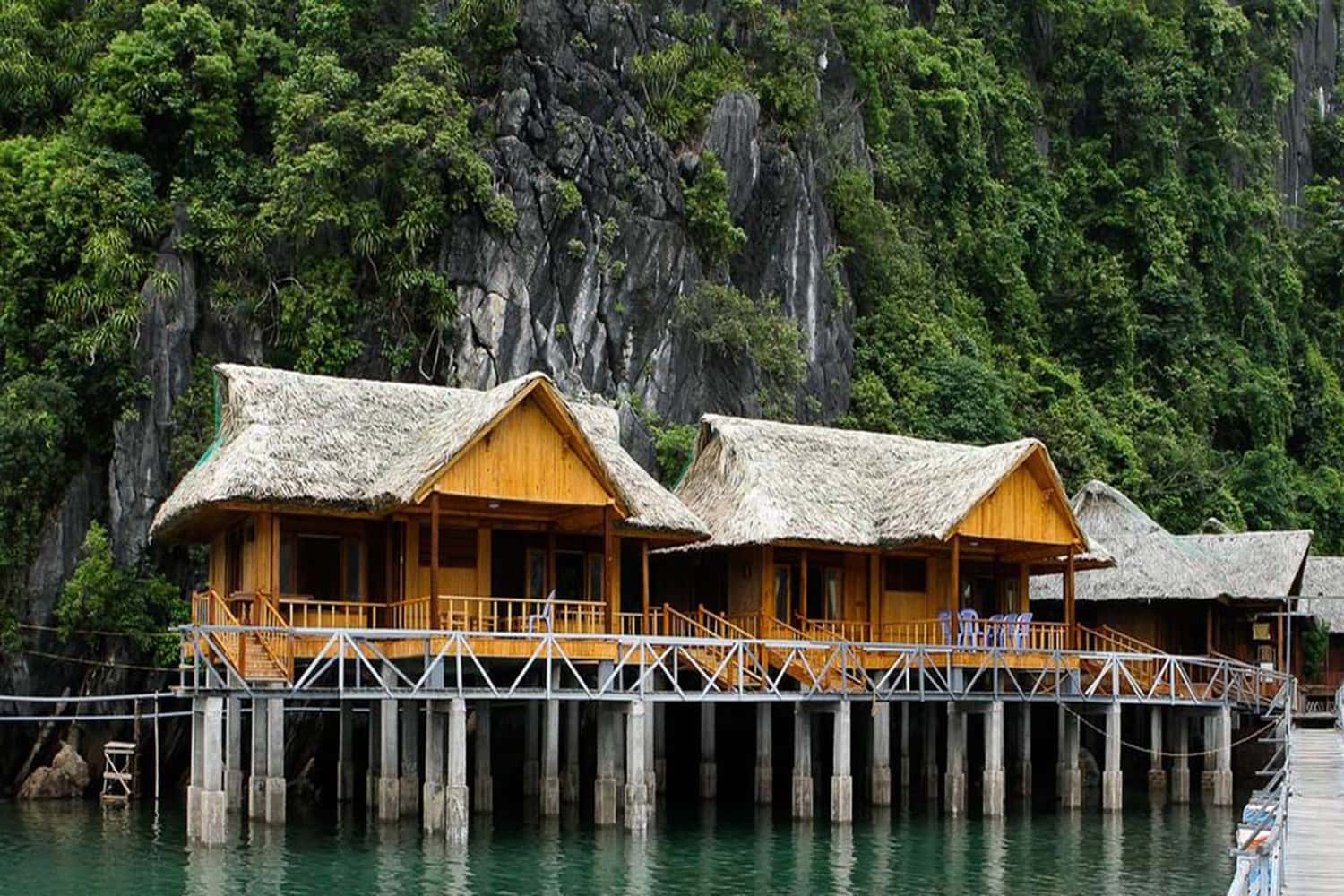 Cat Ba Sandy Beach Resort