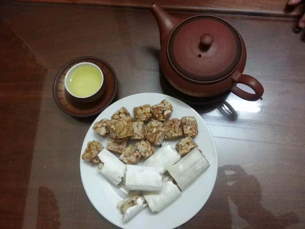 Đặc sản kẹo dồi, kẹo lạc