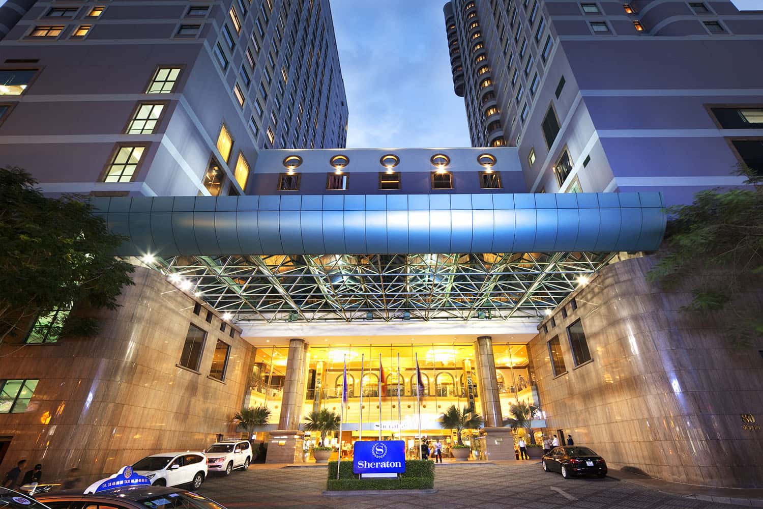 Khách sạn Sheraton