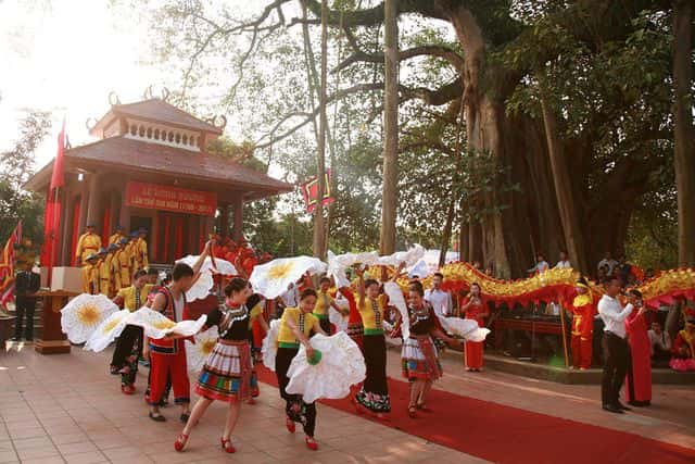 Lễ hội Thành Bản Phủ