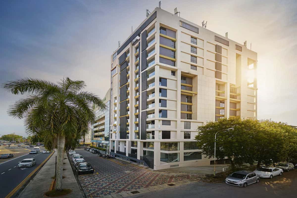 Tropics Eight Suites, George Town