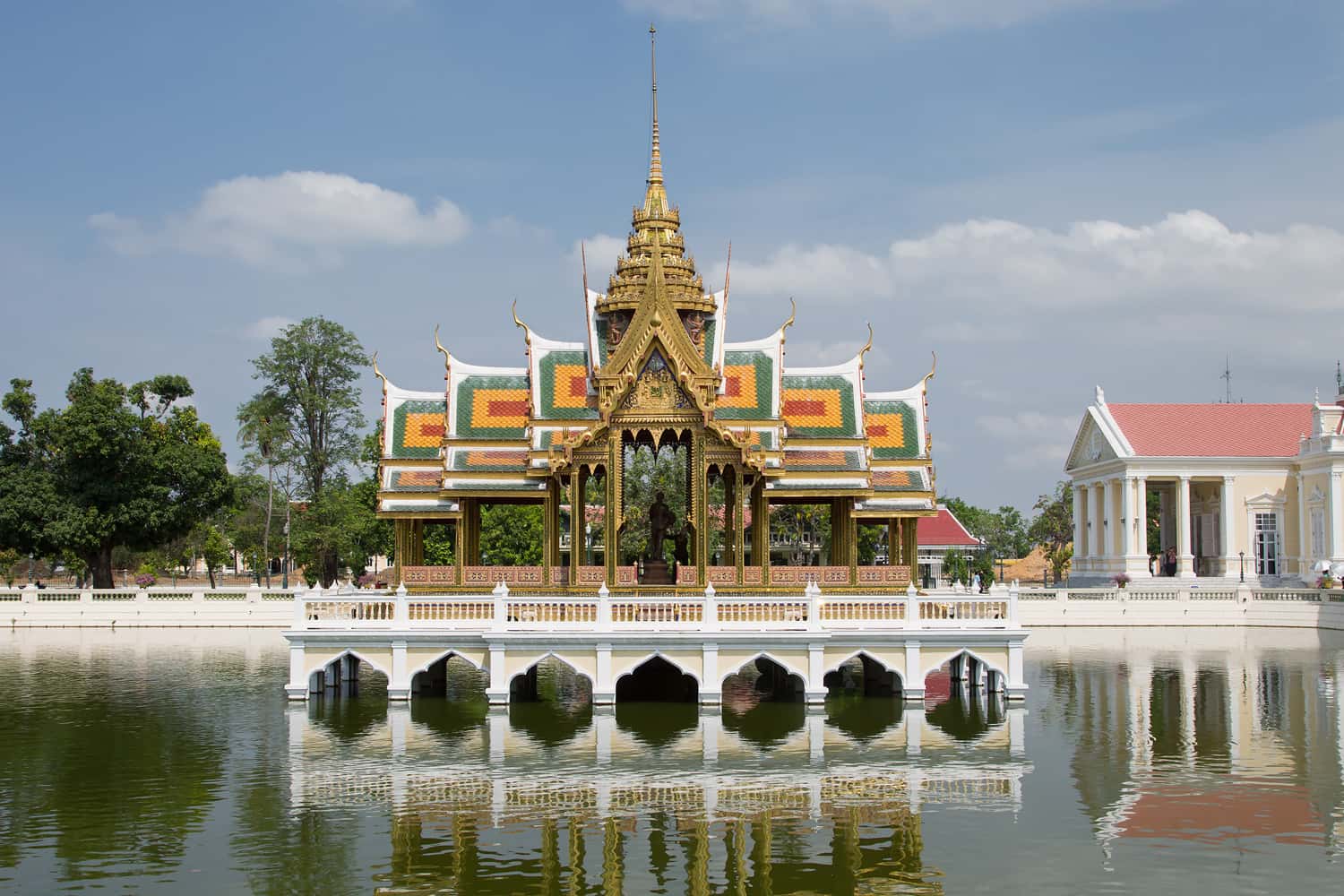 Cung điện Bang Pa-In