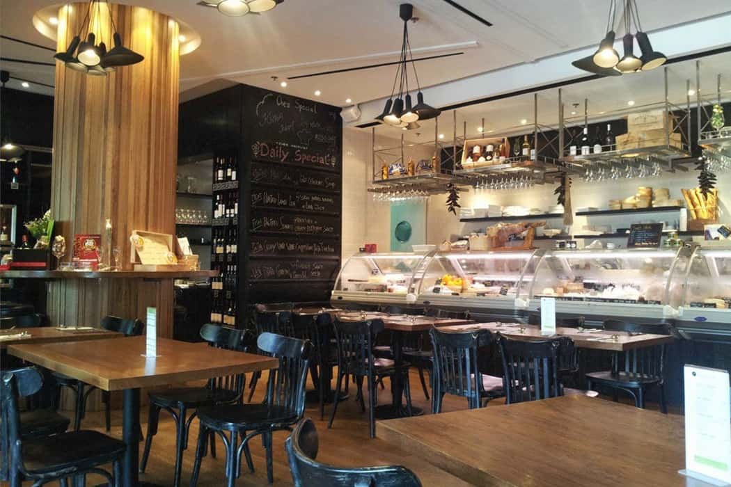 Nhà hàng Chez Patrick Deli