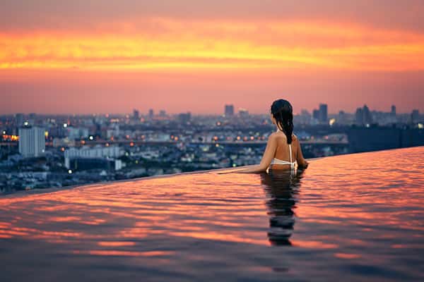 Top 7 bể bơi sân thượng đẹp nhất ở Hồng Kông