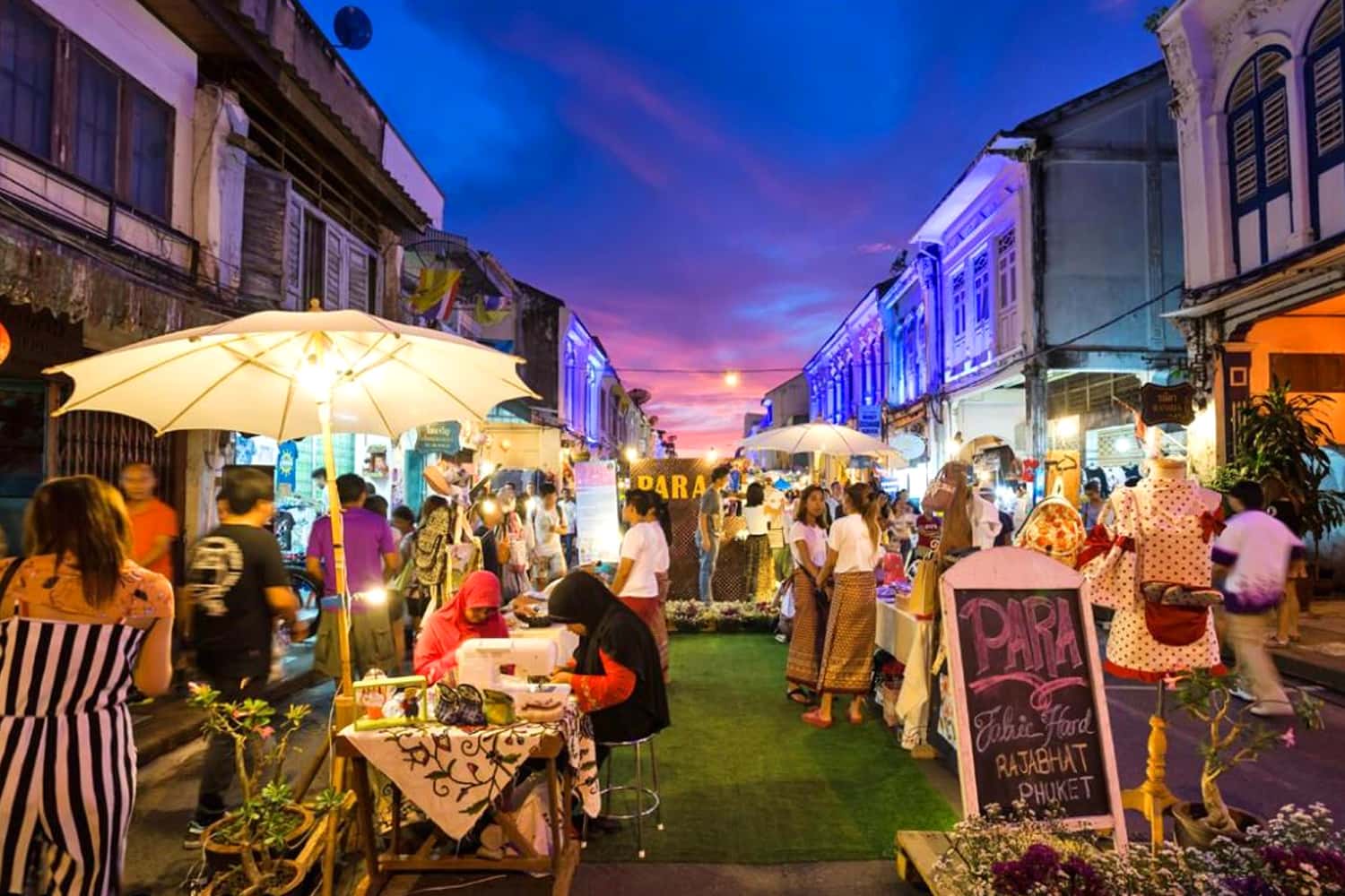Khu chợ đêm cuối tuần ở Phuket