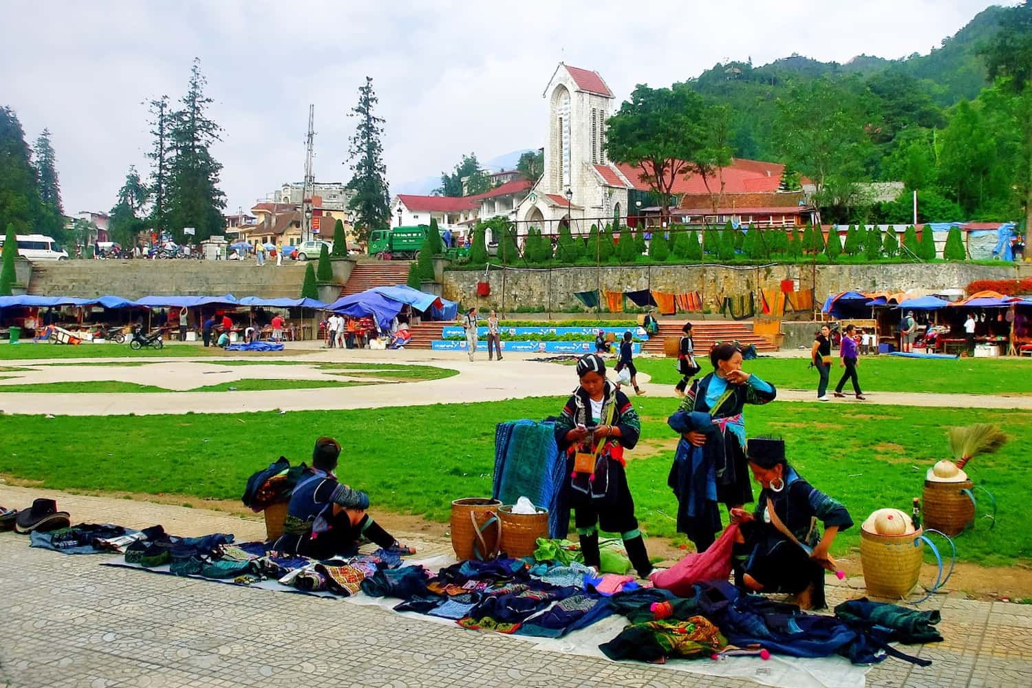 Chợ tình Sapa