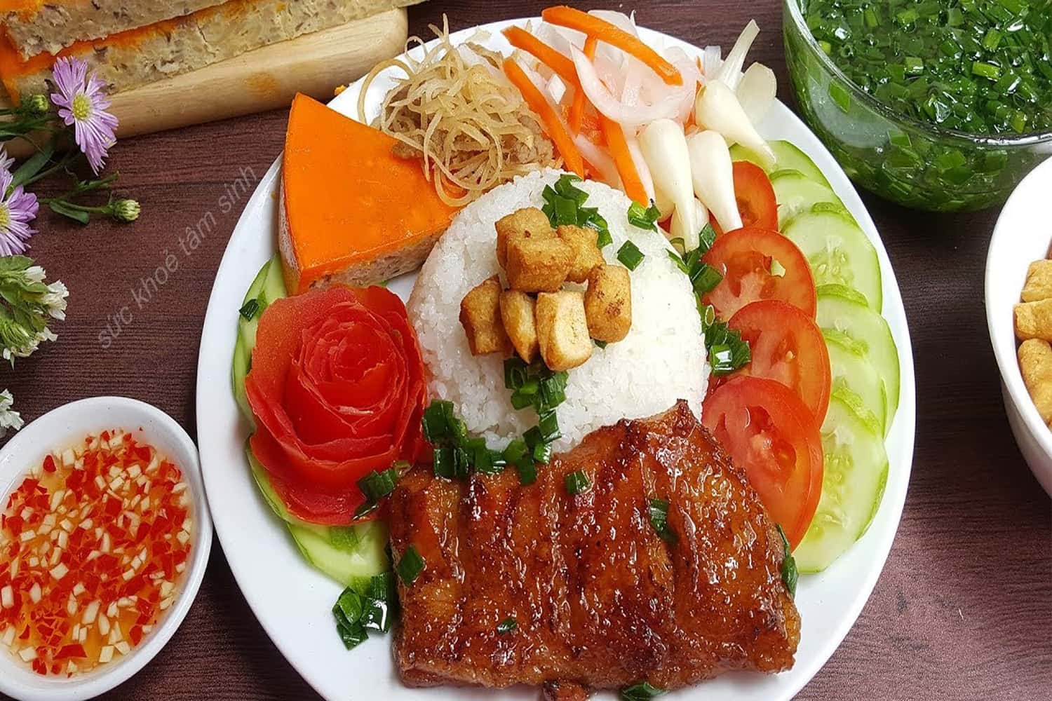 Cơm tấm sườn bì chả Sài Gòn