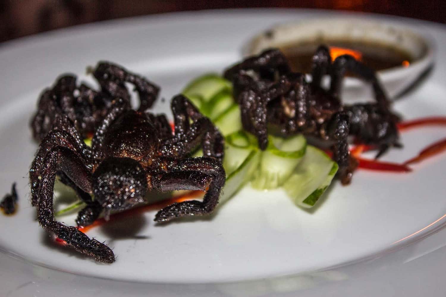 Skun: Nhện Tarantula chiên giòn 