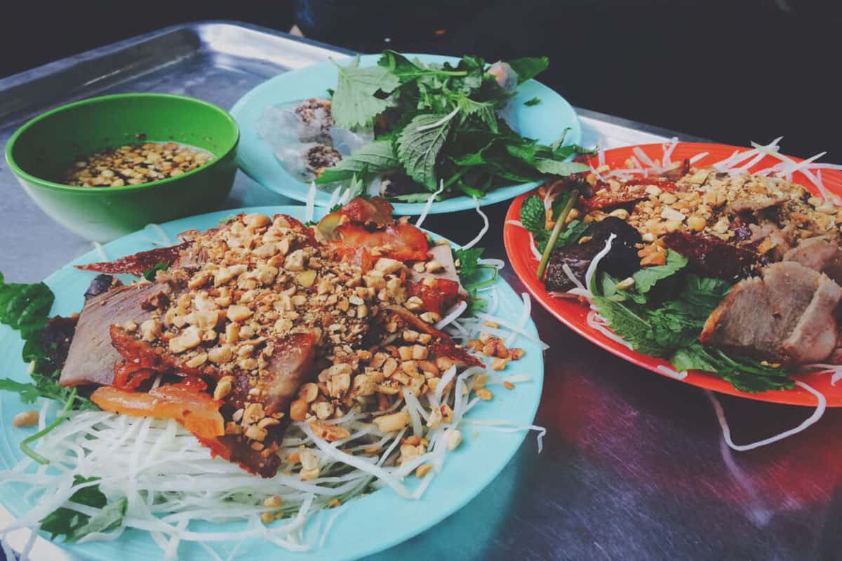 Thưởng thức đặc sản Hà Nội ở những quán ven đường