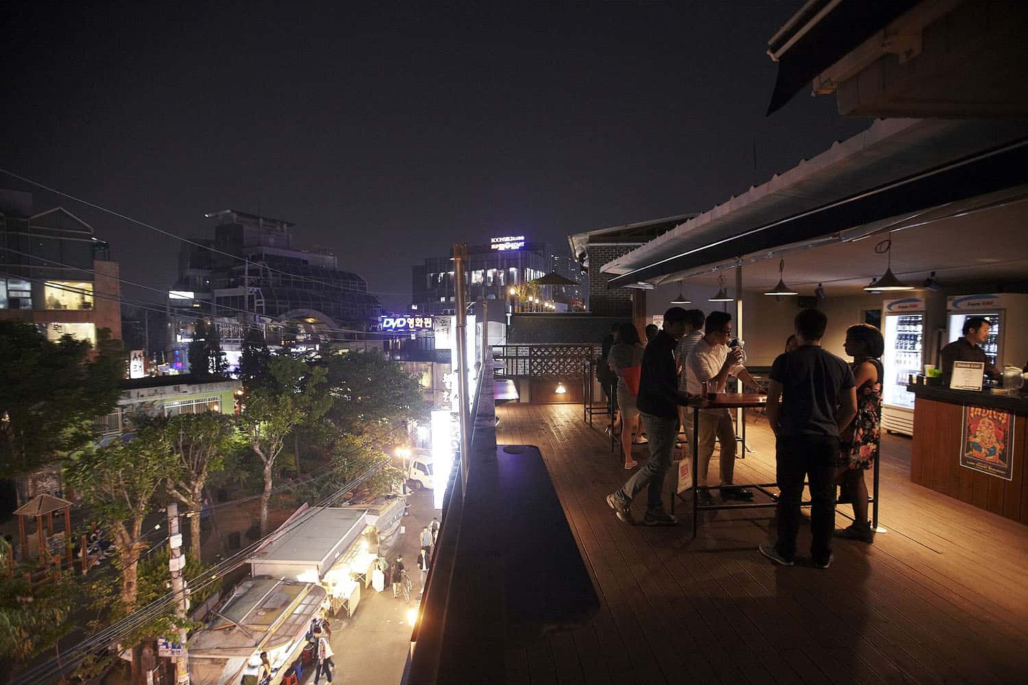 Quán bar Playground Rooftop Cafe and Bar