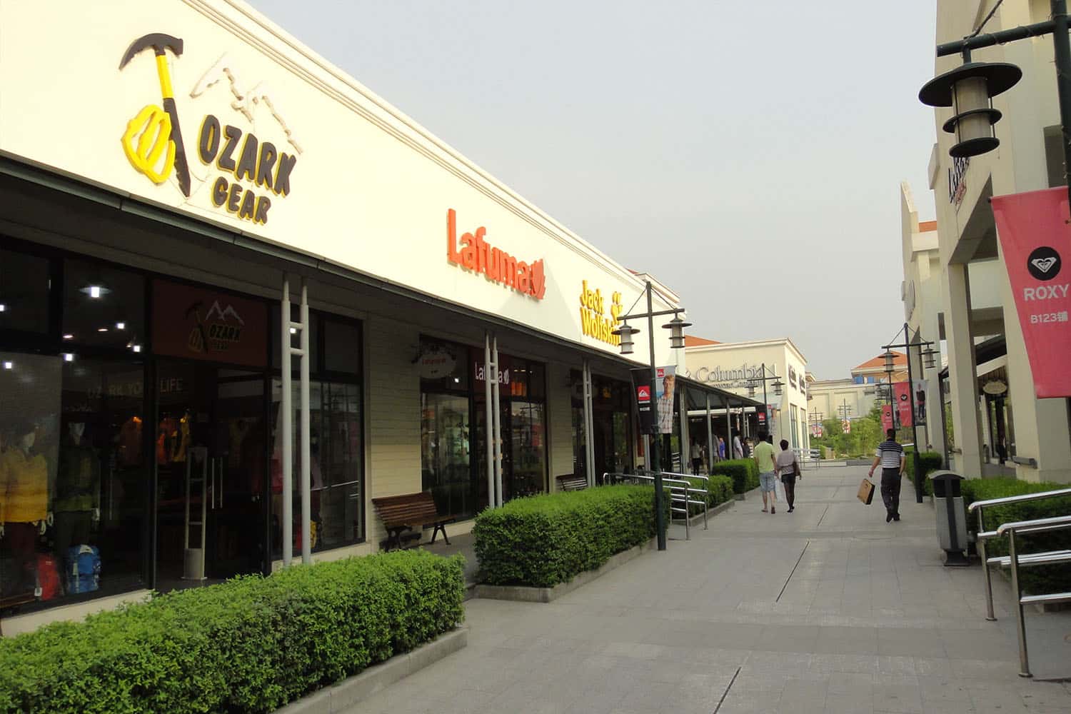 Bailian Outlets Plaza