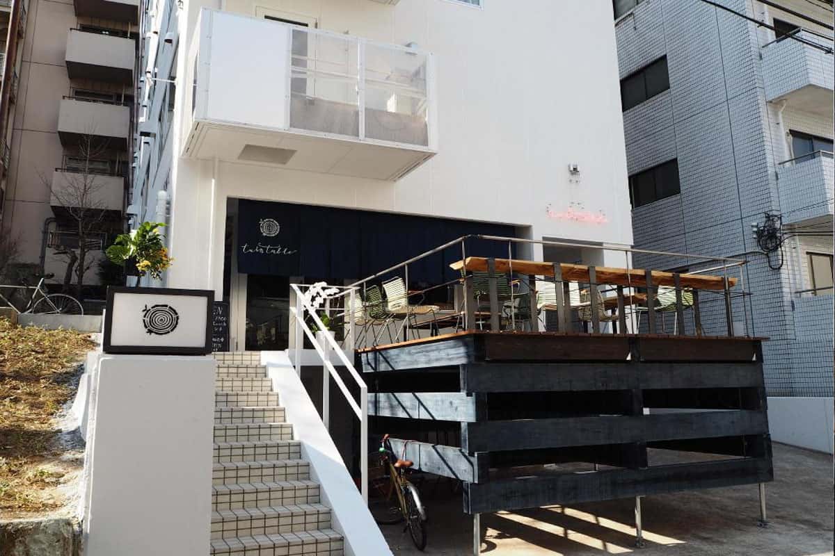 Turn Table Hostel and Restaurant