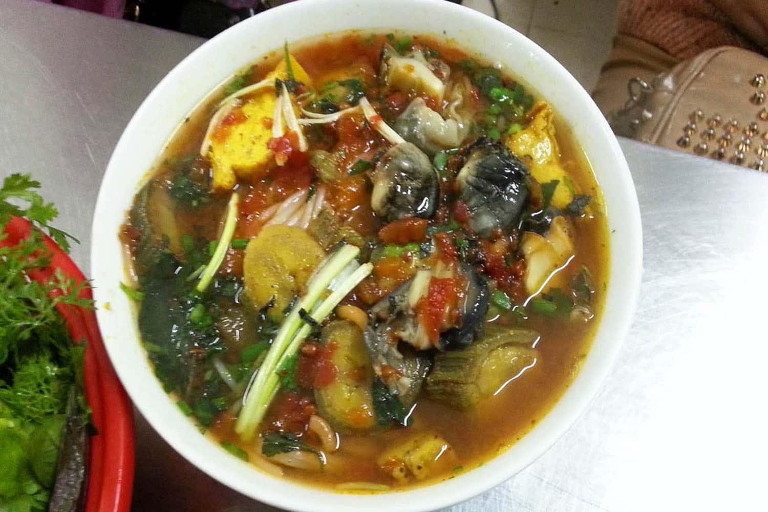      Bún ốc bà Lương