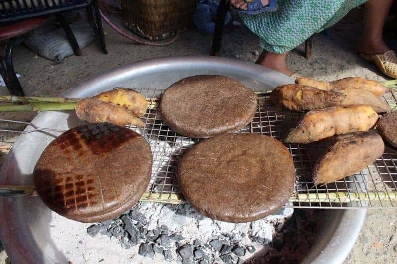 Bánh tam giác mạch có hương vị đậm miền núi mộc mạc