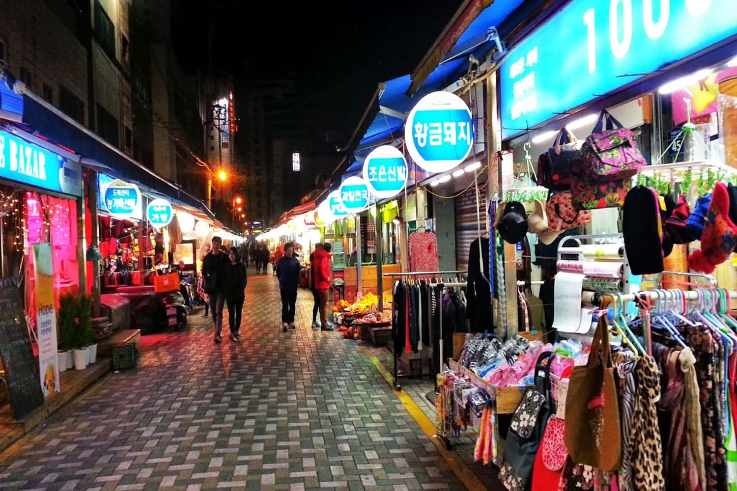 Khu chợ truyền thống