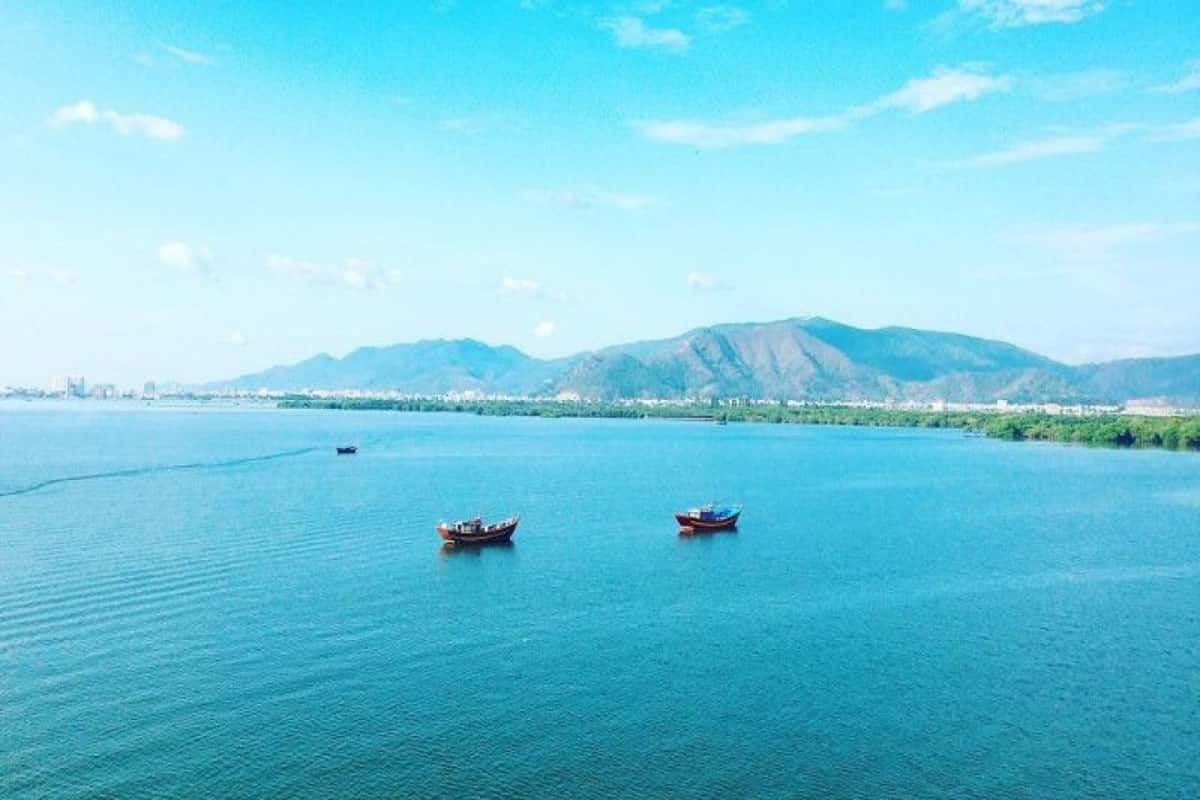 Cảnh đẹp bạn có thể chiêm ngưỡng từ cầu Nhơn Hội