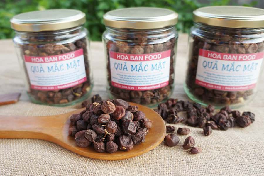 Quả móc mật là gia vị không thể thiếu trong cách làm heo quay