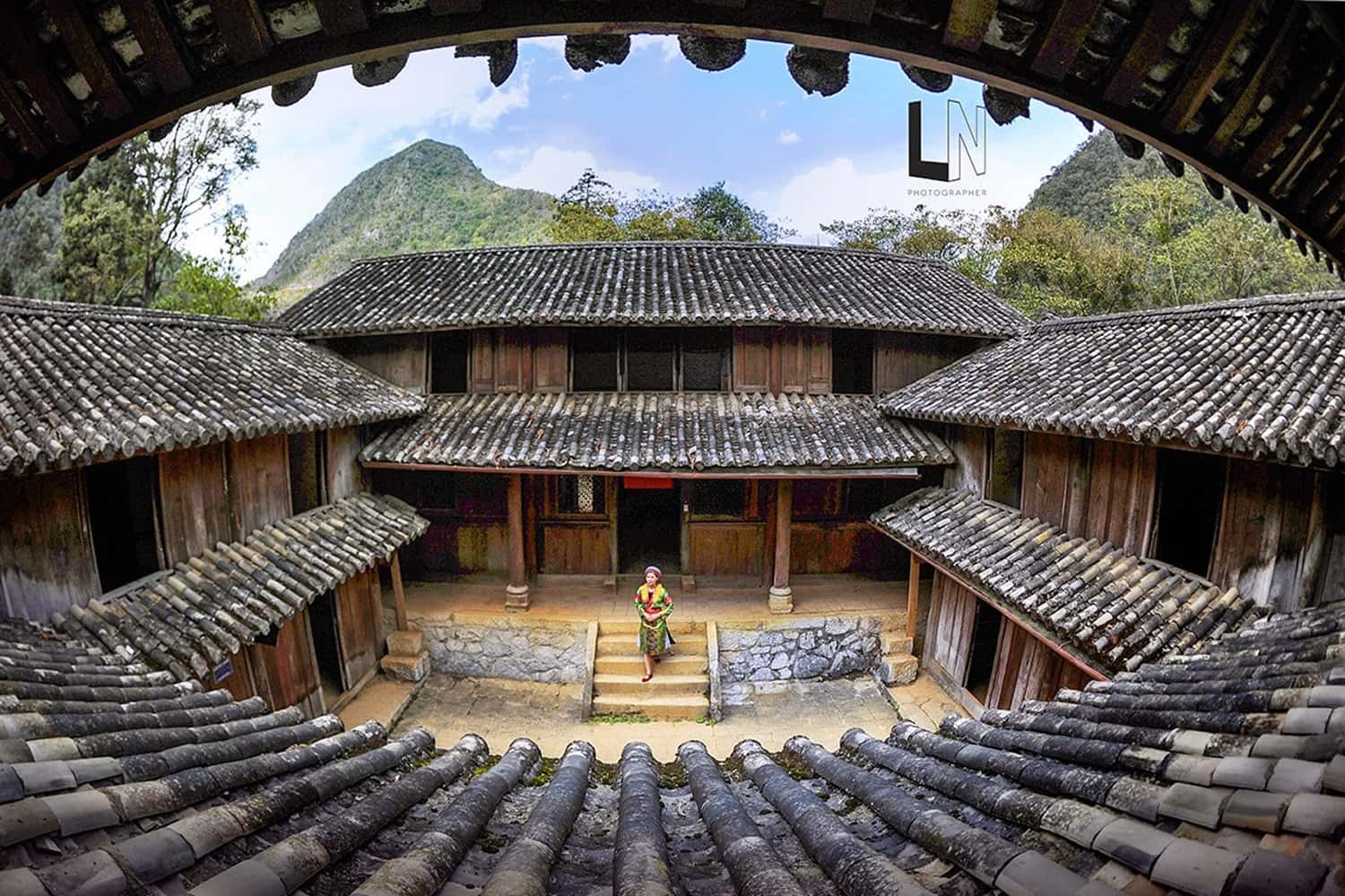 Dinh thự vua Mèo