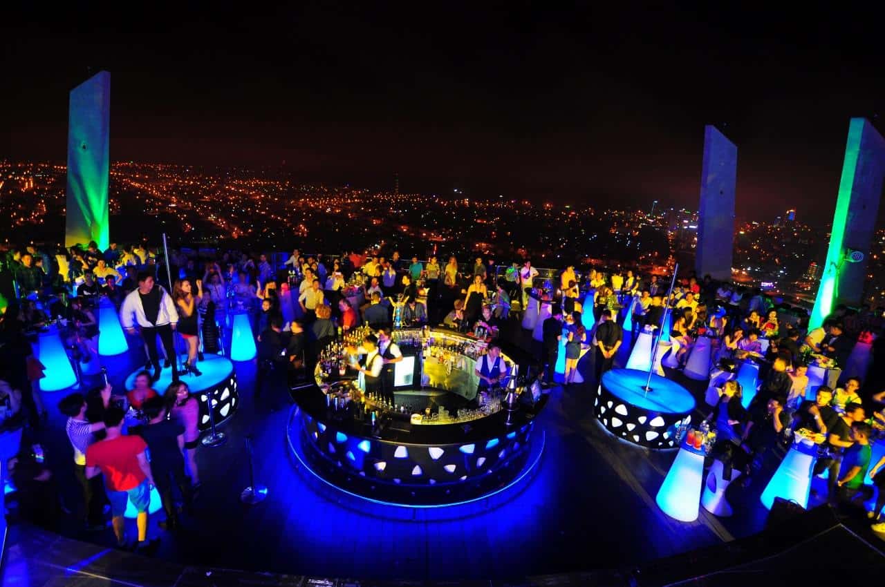 Sky 36 Bar