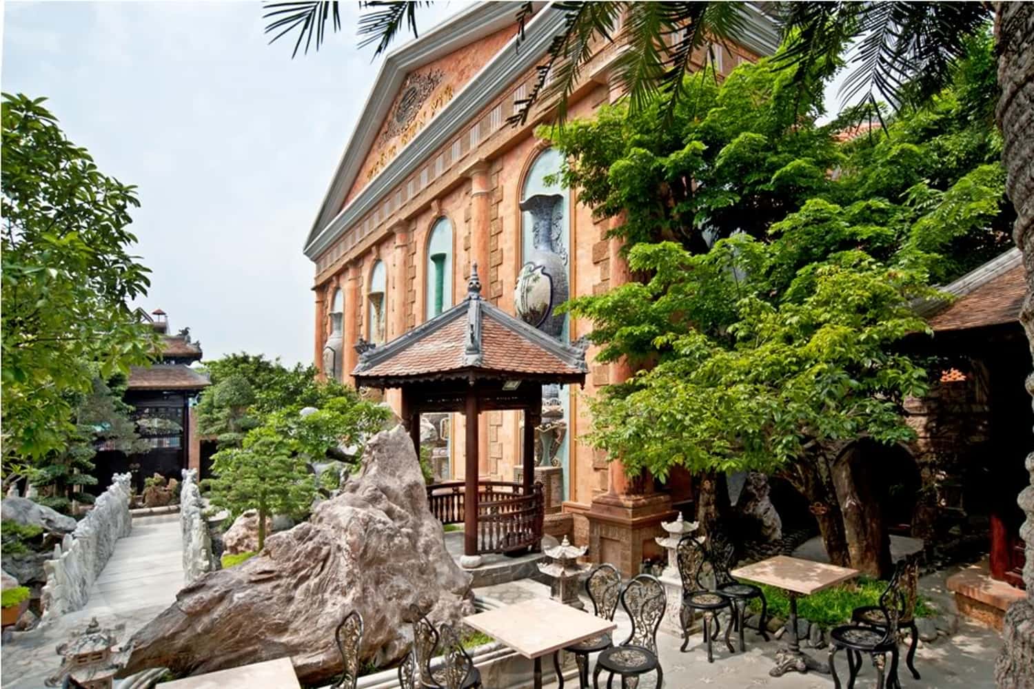 Không gian hoành tráng tại quán Cafe Không Gian Xưa