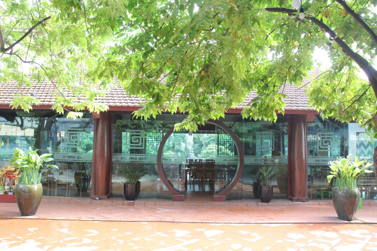      Ẩm thực sân vườn Hương Quê