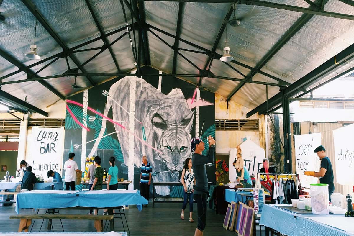 Chợ phiên chủ nhật Hin Bus Pop-Up tại bang Penang, Malaysia