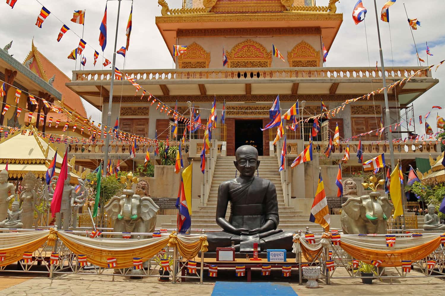 Đất nước của những sự kiện truyền thống