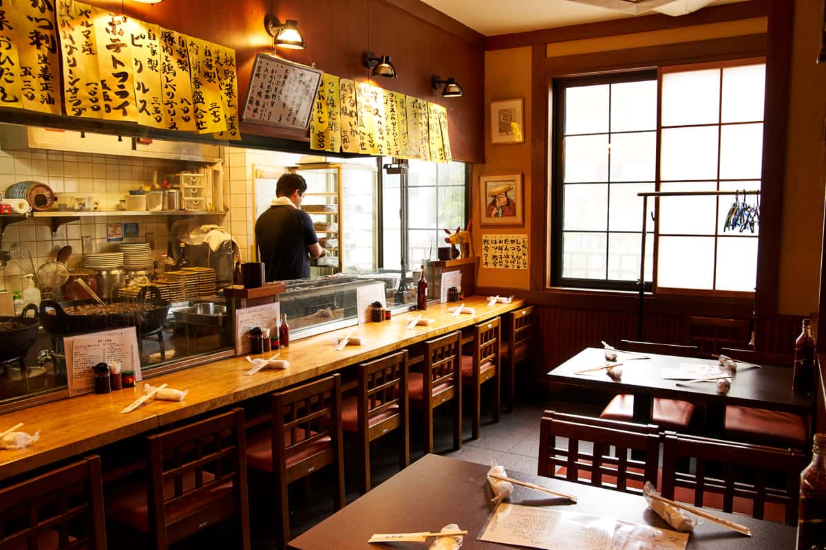 Dùng bữa tại một trong những nhà hàng đặc trưng của Tokyo