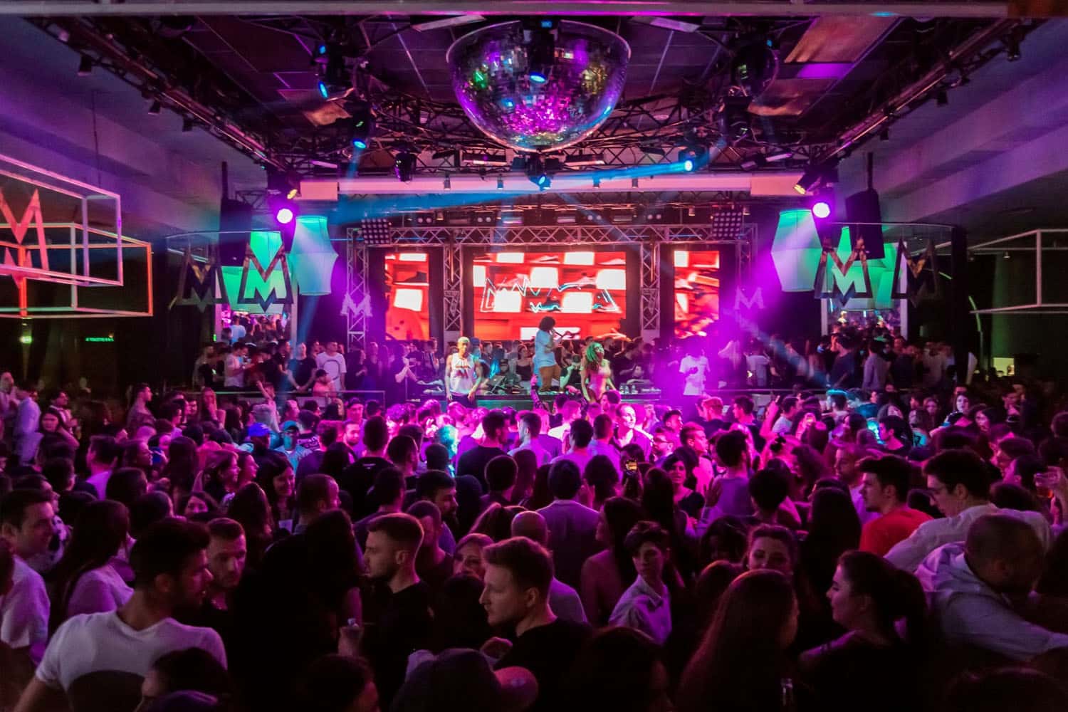 Trạm DJ (DJ Station)