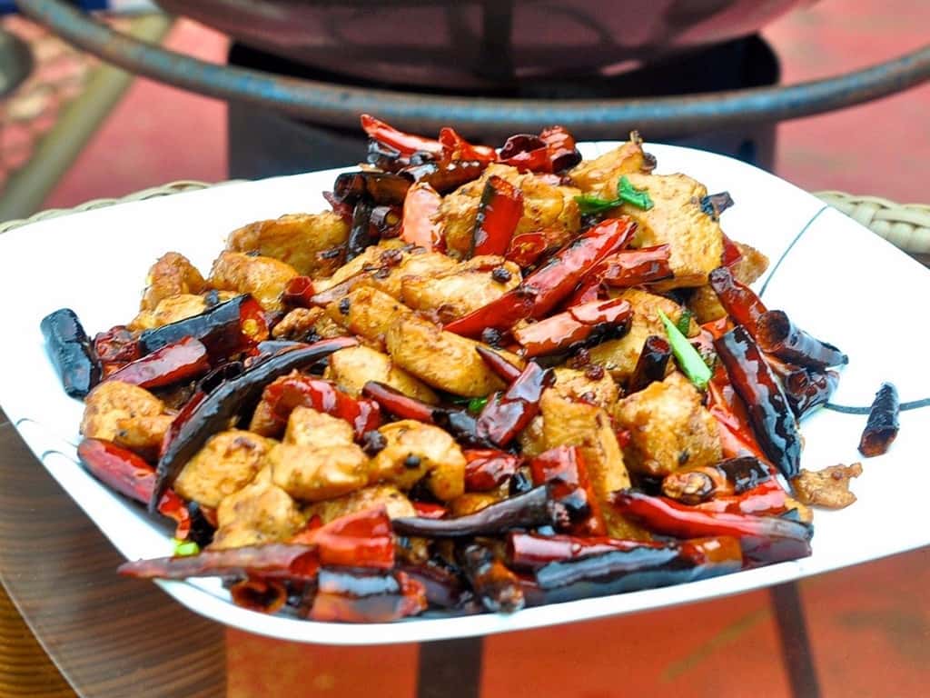 Nếu không ăn được cay, bạn nhớ bảo nhà hàng giảm ớt nhé