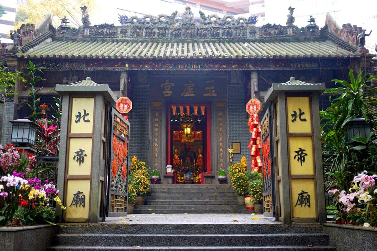 Thăm đền Pak-Tai