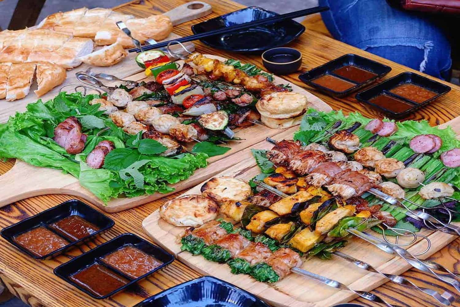 Những xiên thịt nướng thơm ngậy