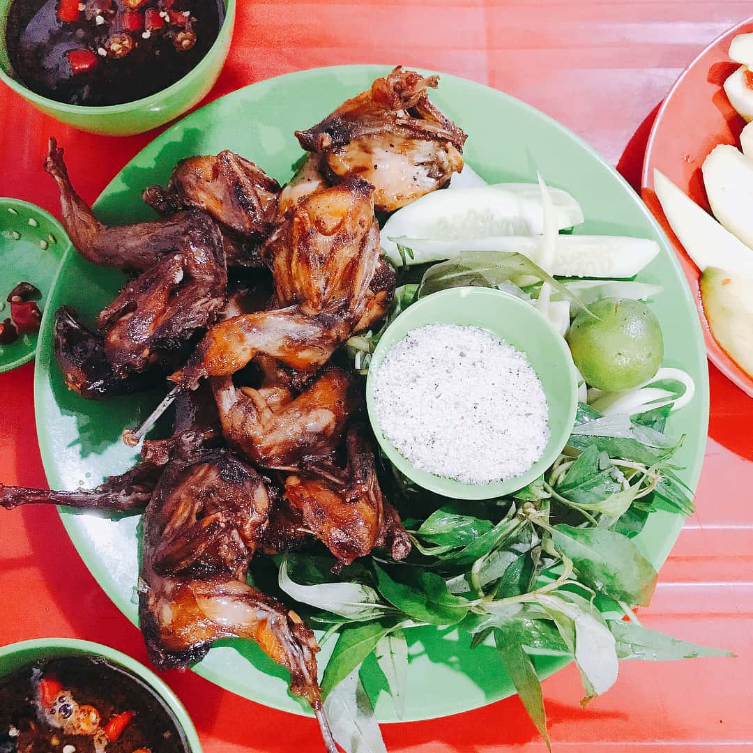 Cút chiên bơ