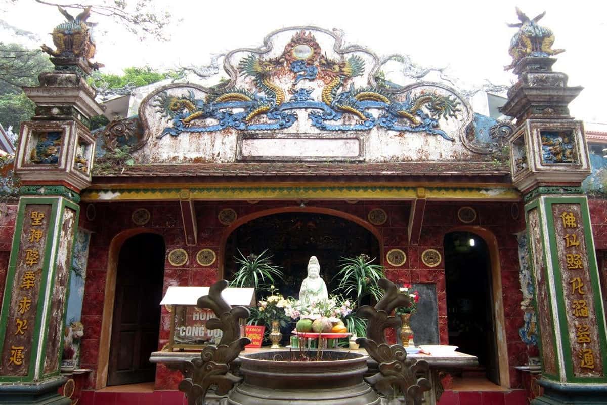 Hành hương tại đền Lĩnh Chúa Linh Từ