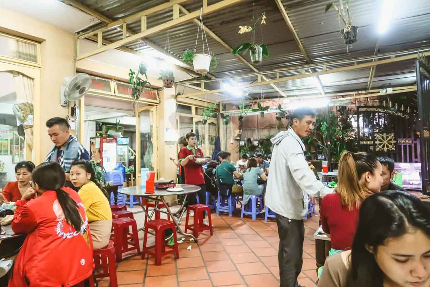 Sự thu hút khách hàng của quán