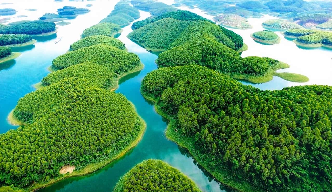 Hạ Long trên núi - Hồ Thác Bà