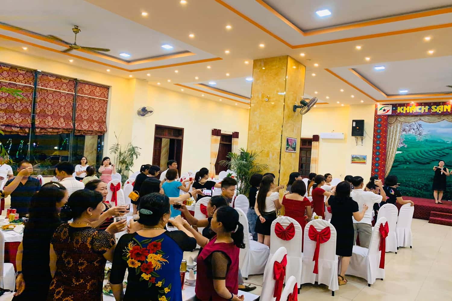 Tổ chức tiệc tại  khách sạn Sao Xanh Mộc Châu