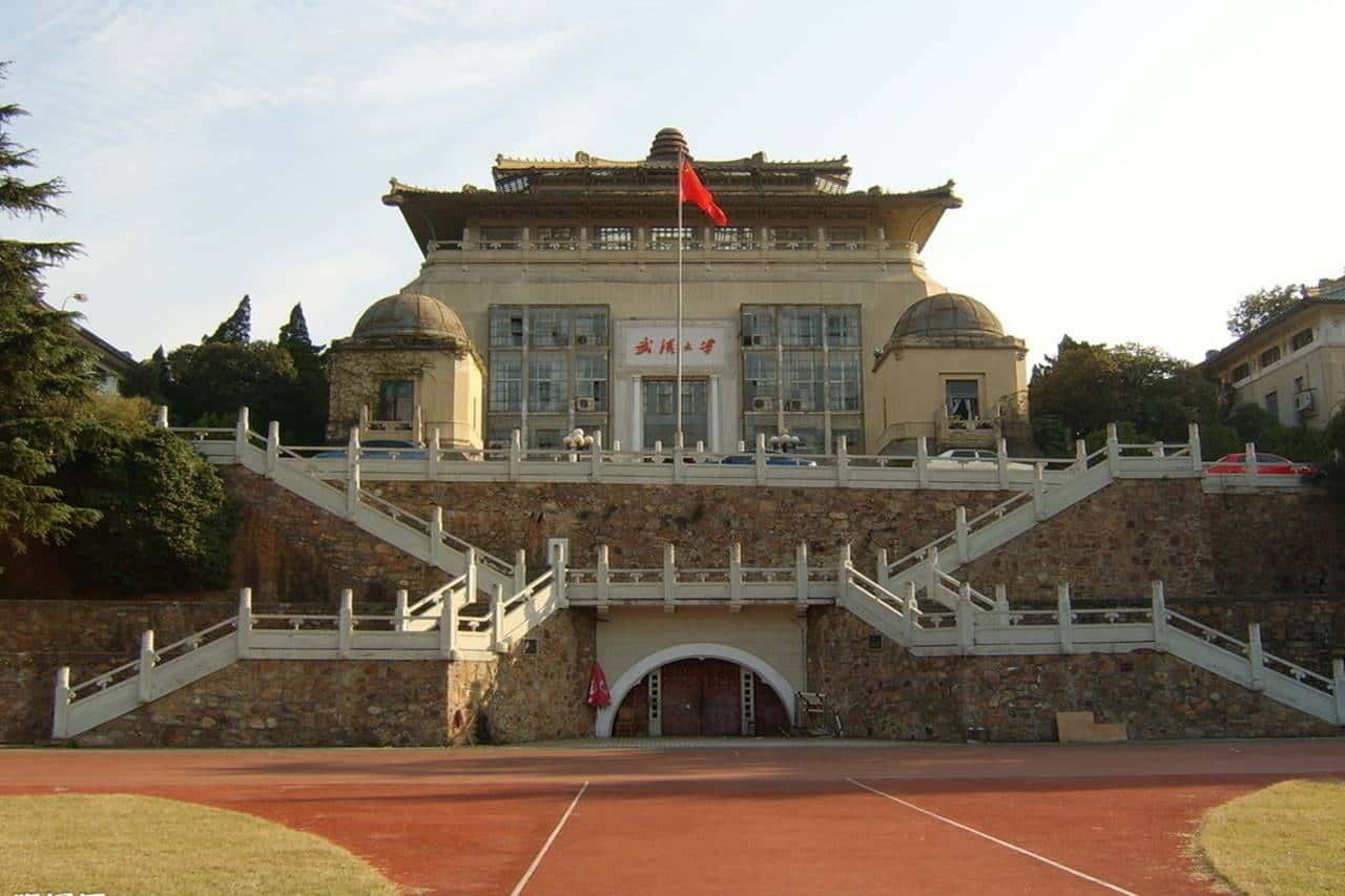 Tham quan Đại học Vũ Hán